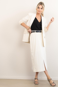 Copenhagen Muse | Kokerrok met split Tailor | naturel | Afbeelding 2