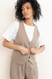 Copenhagen Muse |  Waistcoat with V-neck Tailor | beige | Picture 5