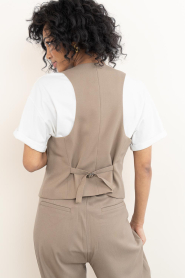 Copenhagen Muse |  Waistcoat with V-neck Tailor | beige | Picture 7