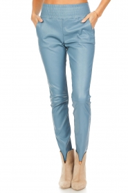 Ibana :  Stretch leather pants Colette | blue - img4