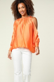 Kocca |  One-shoulder top Nyrell | orange  | Picture 4