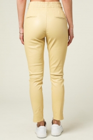Ibana |  Stretch leather pants Poggy | yellow  | Picture 6