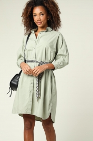 Knit-ted |  Poplin dress Kato | Green  | Picture 2