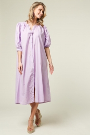 Knit-ted |  Poplin maxi dress Suse | Purple   | Picture 5
