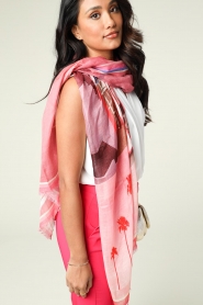 Moment Amsterdam |  Lightweight printed scarf Miami | pink  | Picture 4