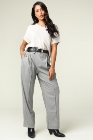 CHPTR S |  Pleated trousers Chic | black  | Picture 2