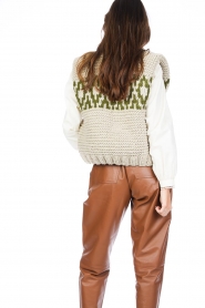Kiro by Kim :  Knitted gilet with design Lianne | green - img7