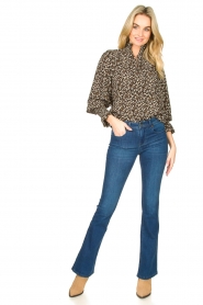 Sofie Schnoor | Gesmokte blouse met bloemenprint Mily | zwart   | Afbeelding 3
