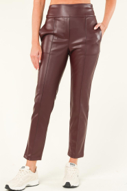 Kocca |  Faux leather pants Giove | bordeaux  | Picture 4