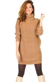 Liu Jo |  Knitted dress with zipper detail Pia | camel  | Picture 4