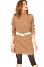 Liu Jo |  Knitted dress with zipper detail Pia | camel  | Picture 2