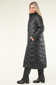 Ibana |  Long puffer with heart shaped stitching Cora | black   | Picture 5