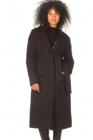 Liu Jo |  Cloak coat with tie waist belt Joy | black  | Picture 4