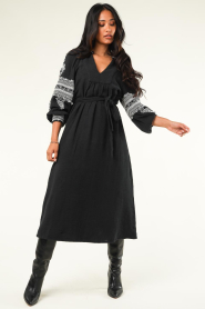 Stella Forest |  Midi dress with embroidery Safia | black  | Picture 4