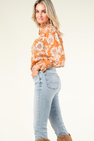 Antik Batik :  Blouse with floral print Leoni | camel - img6