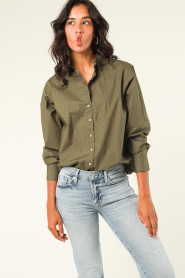 Moment Amsterdam |  Poplin blouse Iconic | green  | Picture 2