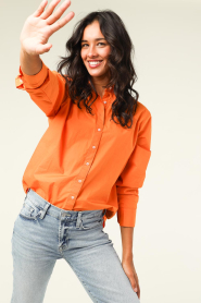 Moment Amsterdam |  Poplin blouse Iconic | orange  | Picture 6