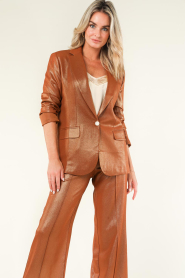 Aaiko |  Shiny blazer Alita | camel  | Picture 2