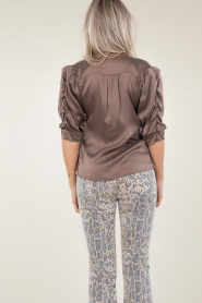 Dante 6 |  Silk blouse with puff sleeves Pernaud | taupe  | Picture 6