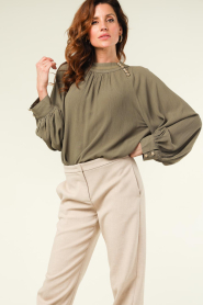 ba&sh |  Crêpe top with luxury buttons Neil | green   | Picture 5