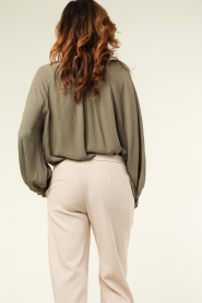 ba&sh |  Crêpe top with luxury buttons Neil | green   | Picture 8