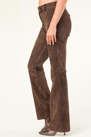 STUDIO AR |  Stretch suède flaired pants Jaela | brown  | Picture 6