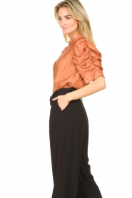 Lolly's Laundry :  Top with puff sleeves | rust brown - img6