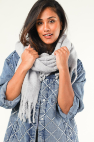 American Vintage |  Finely knitted scarf with frills Zinaco | grey  | Picture 4