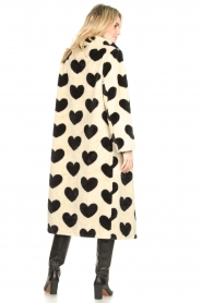 Ibana |  Faux fur coat with print Claire Hearts | black  | Picture 7