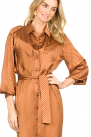 CHPTR S |  Dress with shoulder details Apiritiovo | brown  | Picture 8