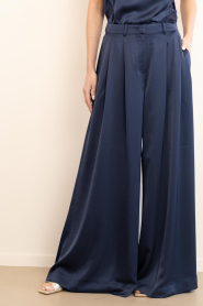 Dante6 |  Satin ultra wide leg trousers Onique | dark blue | Picture 5