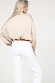Kocca | Glanzende viscose blouse Geo | beige  | Afbeelding 8