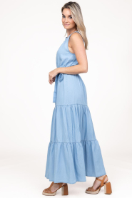 Kocca |  Denim maxi dress Ailenn | blue  | Picture 6