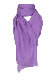 Moment Amsterdam |  Soft woolen scarf Kyra | purple