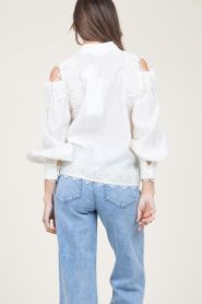 Copenhagen Muse | Kanten blouse met cut-outs Molly | naturel  | Afbeelding 7