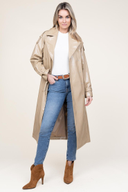 Dante6 |  Faux leather lacquer trenchcoat Marceau | camel  | Picture 3