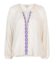  Top with embroidered details Astia | natural