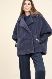 Alter Ego | Teddy jas/poncho Elin | donkerblauw   | Afbeelding 6