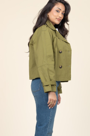 Alter Ego |  Cropped trenchcoat Florine | green | Picture 4