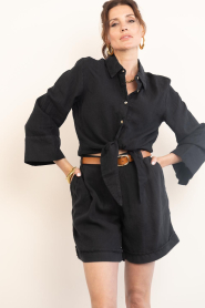 Mr Mood | Linnen geknoopte blouse Mrs Mika | zwart | Afbeelding 2