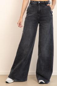 Janice |  Ultra wide leg cotton pants Dexter | black | Picture 6