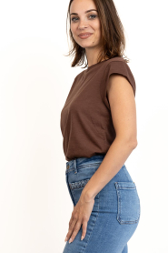 CC Heart |  T-shirt with round neck Classic | brown | Picture 4