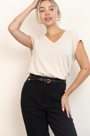CC Heart |  T-shirt with V-neck Vera | natural | Picture 7