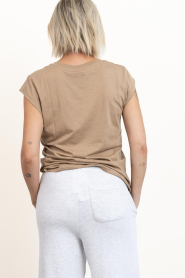 CC Heart |  T-shirt with V-neck Vera | beige | Picture 5