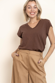 CC Heart |  T-shirt with V-neck Vera | brown | Picture 2