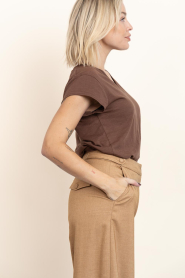CC Heart |  T-shirt with V-neck Vera | brown | Picture 4