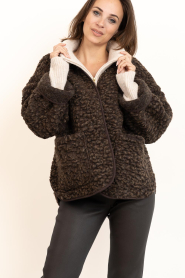 Club L'avenir |  Teddy jacket Athena | bruin | Picture 7