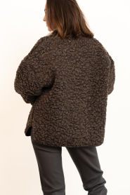 Club L'avenir |  Teddy jacket Athena | bruin | Picture 9