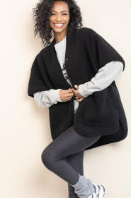 Club L'avenir |  Teddy cape/cardigan Amaya | black | Picture 2