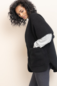 Club L'avenir |  Teddy cape/cardigan Amaya | black | Picture 6